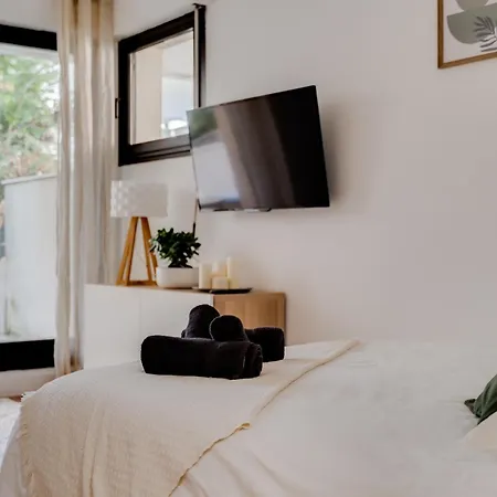 Place Dupuy, Clim, Parking, Terrasse Apartment *